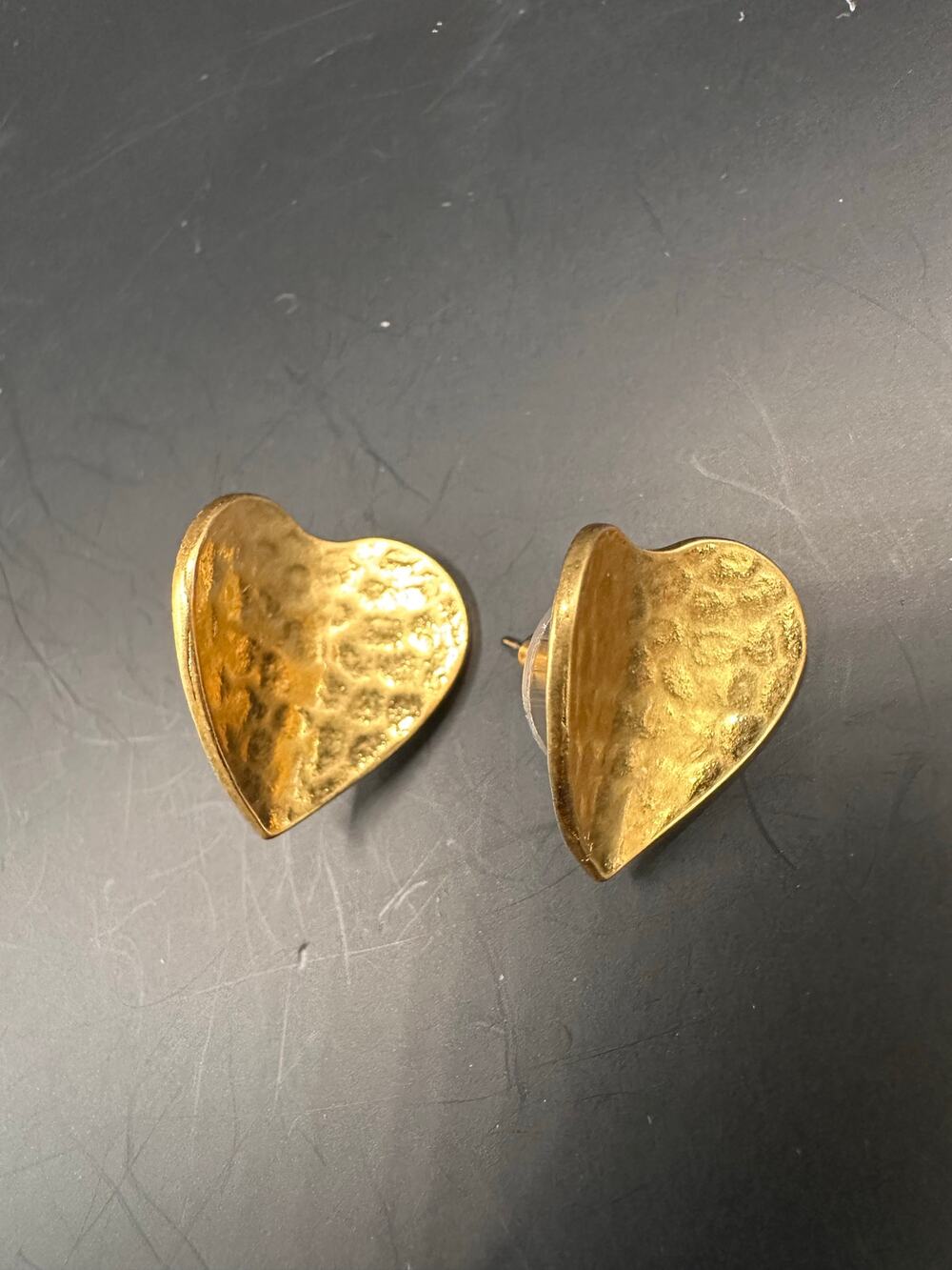 Kate Spade METAL PETAL Earring Sculptural HEART Gold tone Modern Stud Jewelry